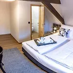 Steinhaus 1718 ホテル