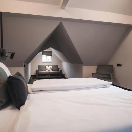 Steinhaus 1718 Hotel *