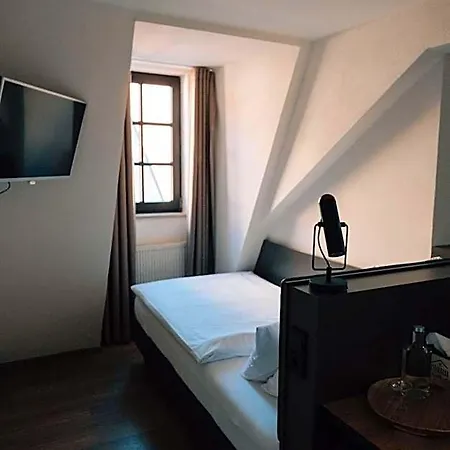 Steinhaus 1718 * Budingen